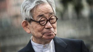 Murió el escritor japonés Kenzaburo Oe, ganador del Premio Nobel de Literatura