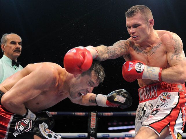 Maravilla Martínez ganó por puntos y retuvo el título mundial mediano