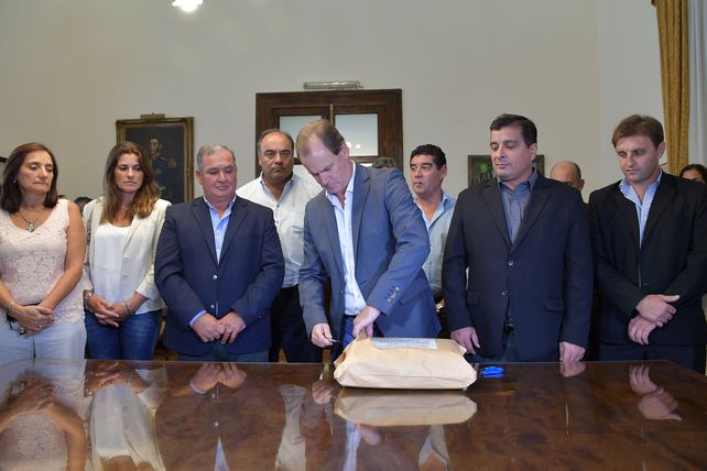 Ofertas. Ayer se abrieron los sobres para las casas de Los Charrúas y Ceibas.