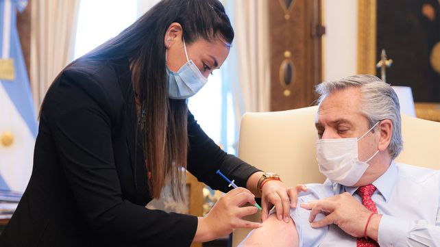 El presidente Alberto Fernández fue vacunado por tercera vez