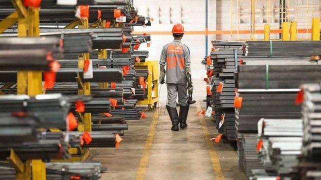 El grupo AcelorMittal definió un nuevo cronograma de suspensiones en la planta&nbsp; Acindar de Villa Constitución