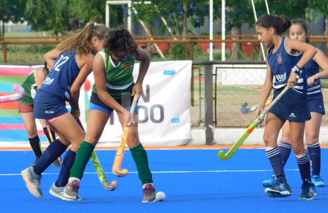 Se realizó la inauguración del sintético de agua