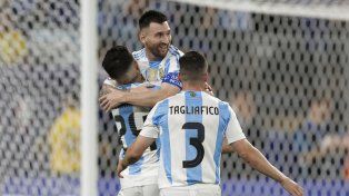 El festejo de Messi del segundo gol de Argentina frente a Canadá.