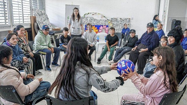 El CEMI inició el Mes de la Inclusión con juegos y un encuentro con niñas y niños de Paraná.