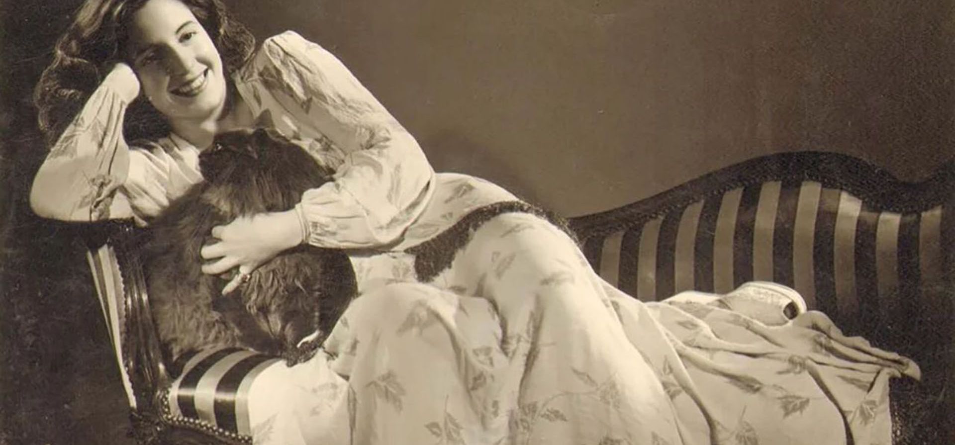 Eva Perón en una sesión fotográfica de Anne Marie Heinrich, en 1940. La reconocida fotógrafa alemana nacionalizada argentina retrató a Evita en varias oportunidades. 