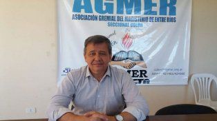 Marcelo Pagani, secretario general de Agmer, habló con la prensa tras la reunión con representantes del gobierno.&nbsp;