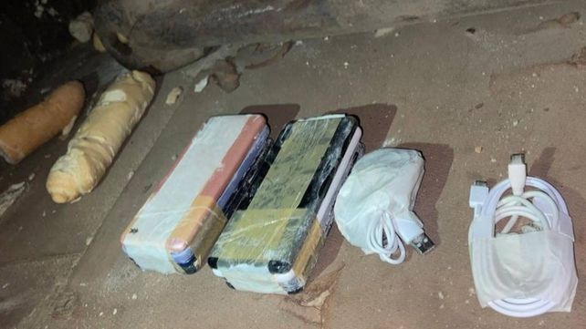 Celulares y cargadores ingresados a la cárcel de Coronda
