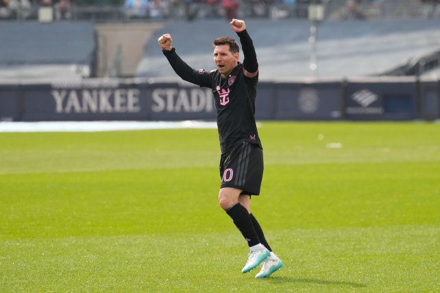 Lionel Messi celebra su gol en la MLS. Ahora jugará en La Bombonera.