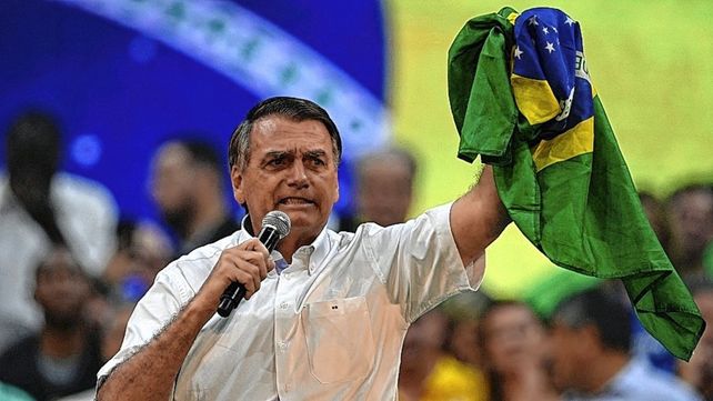 Jair Bolsonaro lanzó la campaña para su reelección en Brasil. El presidente busca acortar distancia con Lula
