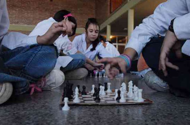 El ajedrez escolar ayuda a perderle miedo a la matem&aacute;tica