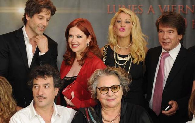 “Esa mujer”. Andrea del Boca y elenco