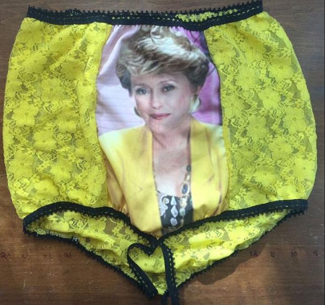 Bombachas para abuelitas, furor en Facebook