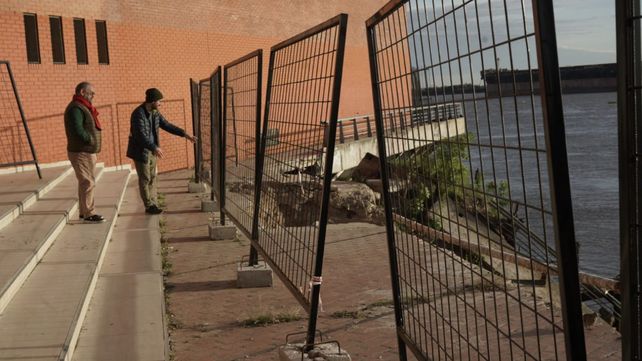 Parque España. José Luis Conde visitó el lugar afectado por el derrumbe de la barranca
