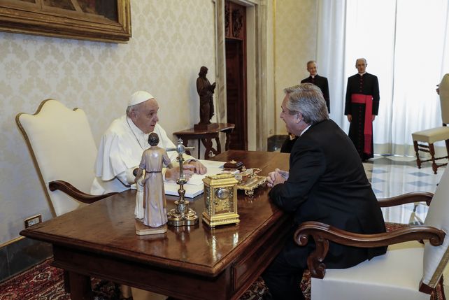 Alberto Fernández se reunió durante 44 minutos con el Papa Francisco en el Vaticano   