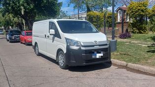 Le robaron una camioneta estacionada en Av. Galicia y la encontraron a dos kilómetros