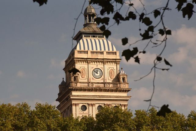Habrá cortes y desvíos de tránsito y de colectivos en la zona de la Facultad de Derecho