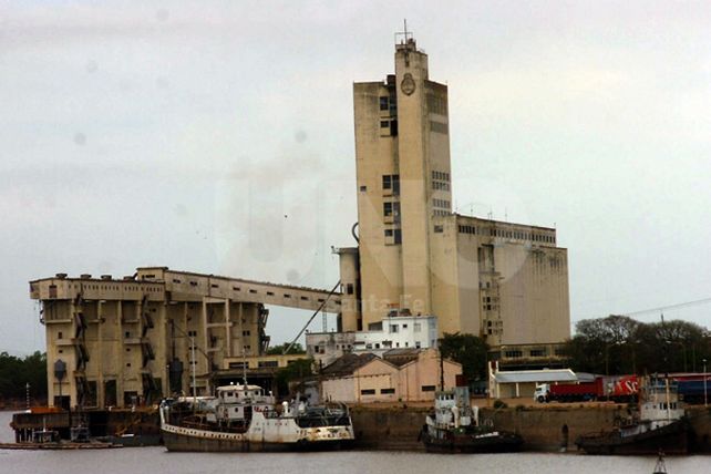 Unánime apoyo del Concejo a la reconversión del Puerto local