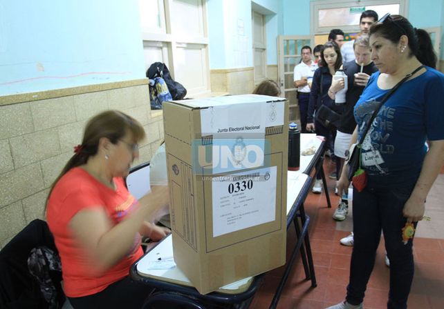 Fotogalería: votación en Paraná