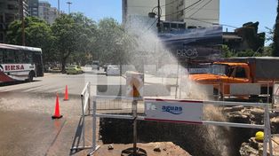 La reparación de un caño de distribución deja sin agua a todo Bº 7 Jefes. VIDEO