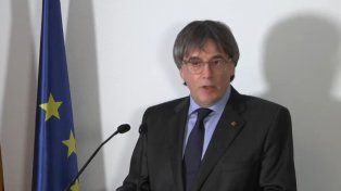 España levantó la orden de arresto contra el separatista catalán Carles Puigdemont