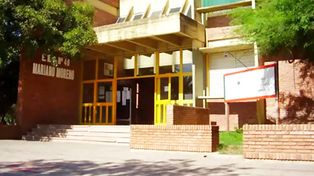 Un estudiante murió en el patio del colegio. Seis alumnos están internados en el hospital local, mientras que dos fueron derivados a Rafaela