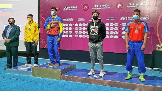 El luchador santafesino Franco Chialanza se adjudicó la medalla de bronce en el Panamericano Juvenil que se desarrolla en Oaxtepec