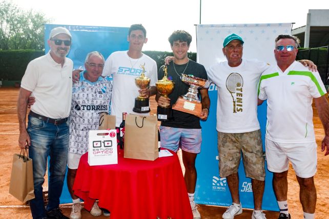Jorge Capella,  Ricardo Tonella , Ariel Vázquez, Ignacio Novo, Adrián Weihmuller y Ezequiel Delgado.