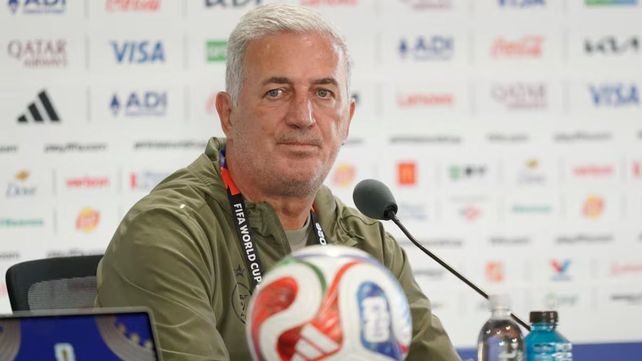 El técnico de Argelia habló sobre la actuación de Messi en la goleada Argentina: Fue una lección de fútbol