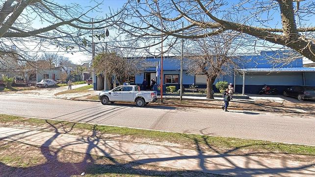 El joven que pidió agua para robar el celular quedó detenido en la comisaría primera de Concepción del Uruguay.