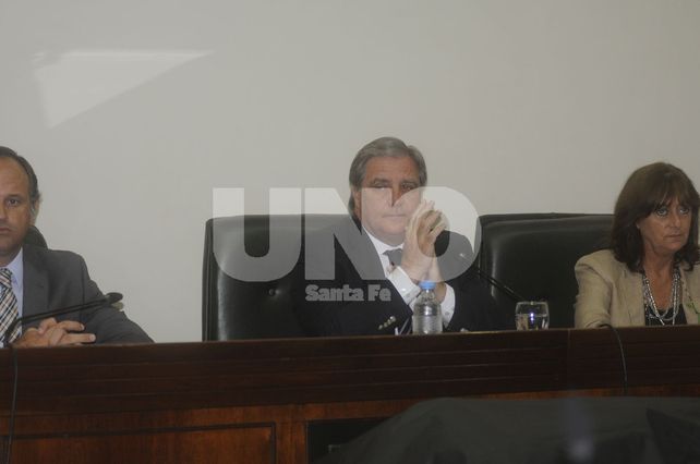 Sentencia. El tribunal de jueces compuesto por Escobar Cello