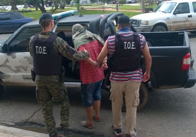 Loquillo tiene 39 años y es buscado por dos crímenes.