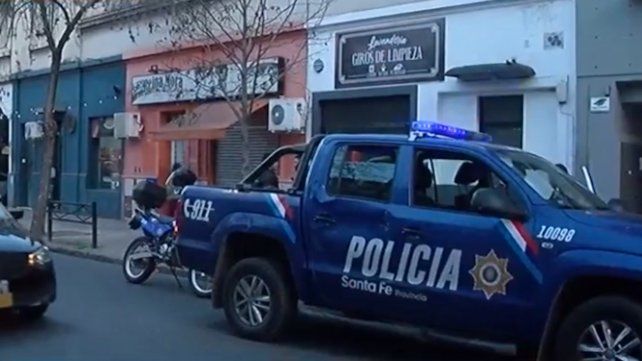 Vecinos del macrocentro atacaron violentamente a un ladrón de autos