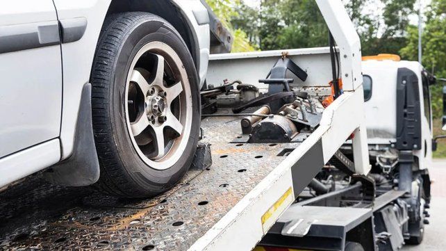 Seguros y grúas. Todo vuelve a foja cero tras la marcha atás del Gobierno.