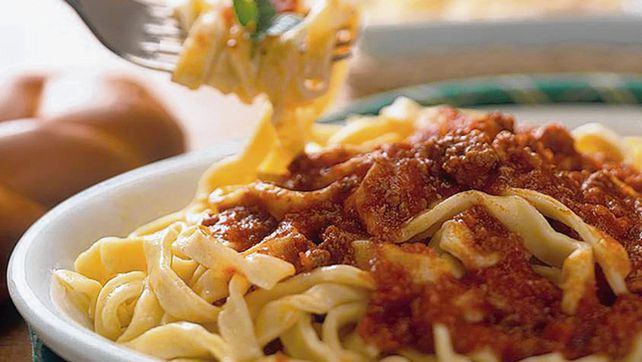 Ech&aacute; los fideos. El alto precio de la carne desalienta el consumo.