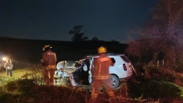 Choque frontal en Ruta 11 dejó dos conductores hospitalizados.