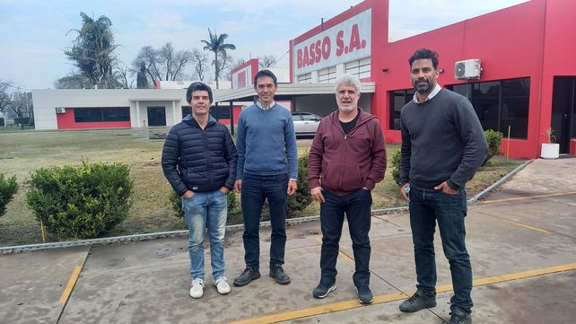 Clientes visitando la planta.