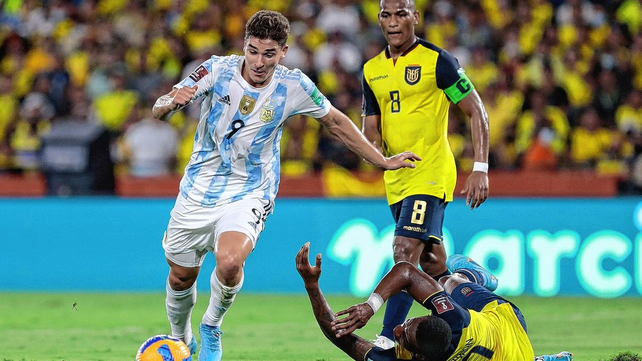 La Selección empató con Ecuador, alcanzó el récord de Basile y sueña con Qatar