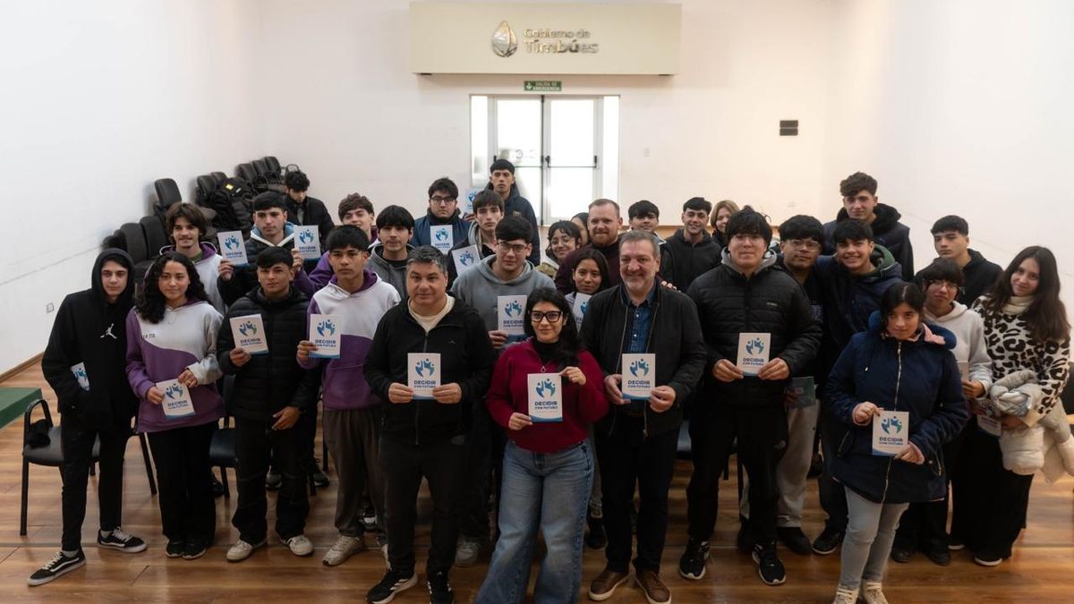 Timbúes abordó los desafíos de los jóvenes con una charla sobre toma de decisiones