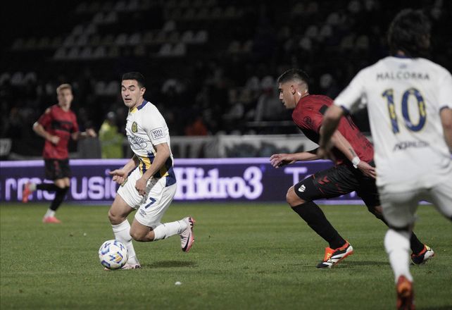 Lovera intenta ante Platense, en Vicente López. El formoseño erró un penal en el final y Central perdió.