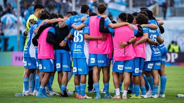 Un necesitado Estudiantes de Río Cuarto va por el triunfo ante Barracas Central