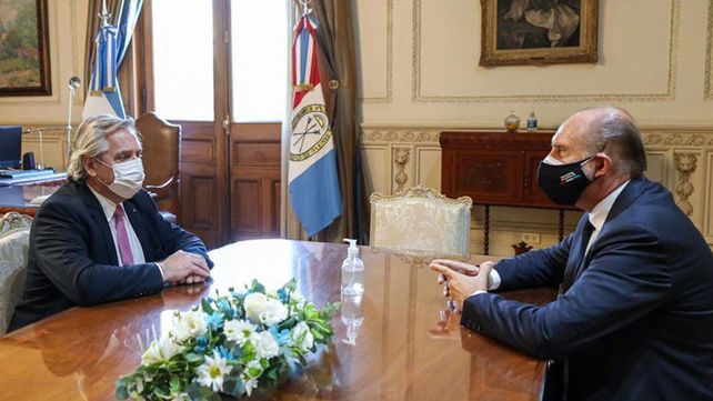 El presidente Alberto Fernández junto al gobernador Omar Perotti