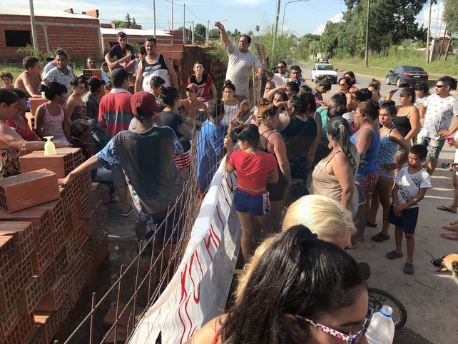 Fin de la toma. Los vecinos decidieron retirarse del predio que se encontraba ocupado.