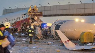 Un avión de línea cayó en Moscú: cuatro muertos