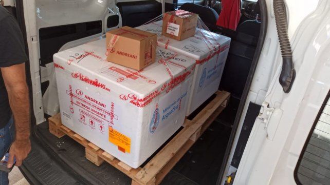 La llegada del primer lote de vacunas Sputnik V a Santa Fe.