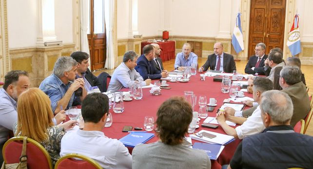 El encuentro se realizó en la sede Rosario de la Gobernación.