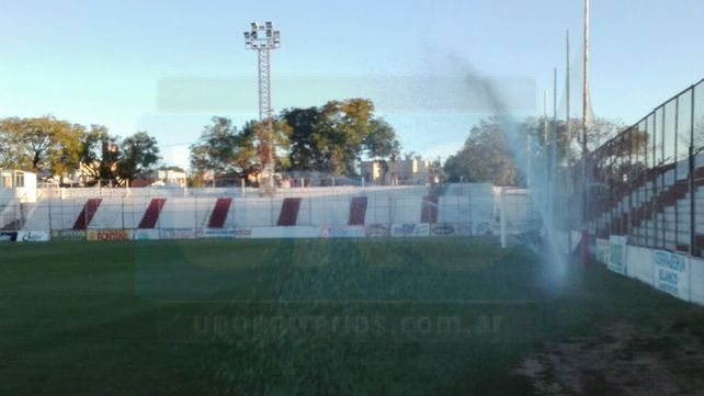 El campo de juego de Atlético Paraná es uno de los mejores de la región