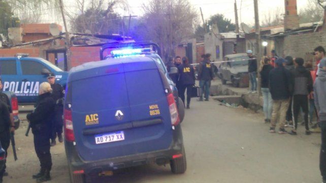 Un hombre de 57 años fue asesinado a tiros cerca de la cancha de fútbol de barrio Vía Honda