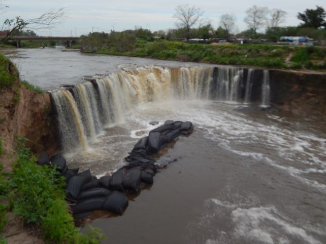 Las obras parta frenar el avance de la cascada del arroyo Saladillo son consideradas clave para el gobierno provincial.&nbsp;