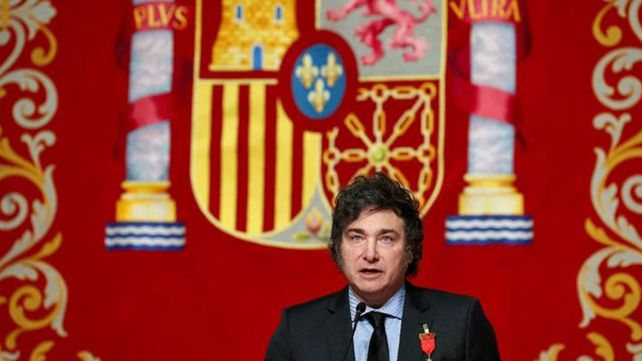 Milei fue premiado en Madrid y volvió a cruzar a Pedro Sánchez.