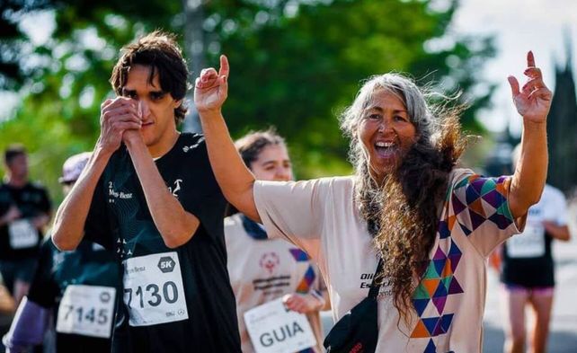 Guido y Fabiana en una carrera disputada en 2022 en Rosario. Ya corrieron decenas de competencias juntos.